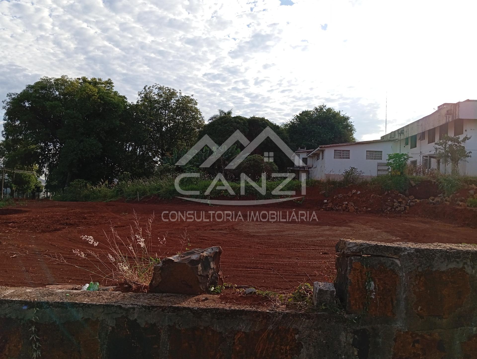 tima terreno no centro de Realeza, na avenida Rubens Czar Caselani a 100m da rotatria central