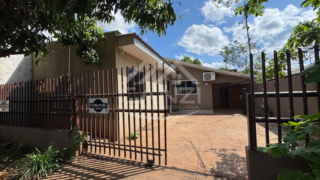 Casa para locao, localizada na  Rua Hilario Batiston, Bairro Centro.