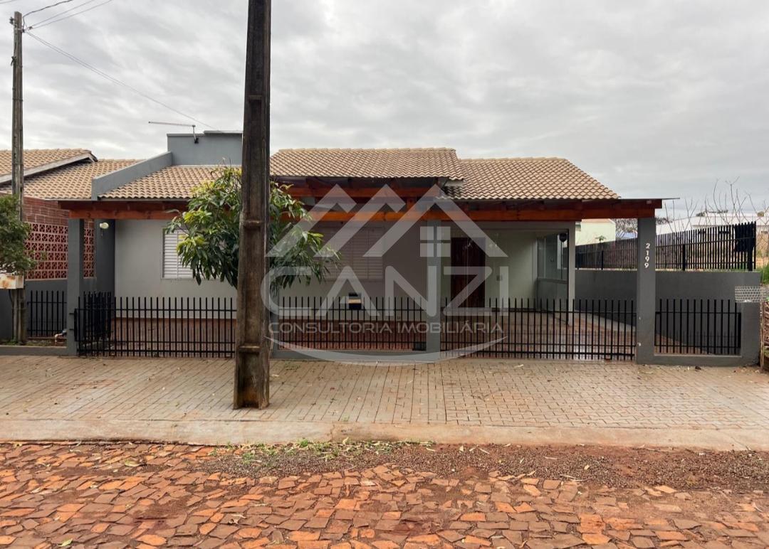 Casa com cozinha, sala, 03quartos, 02 banheiros, edcula, garagem  venda em Realeza PR