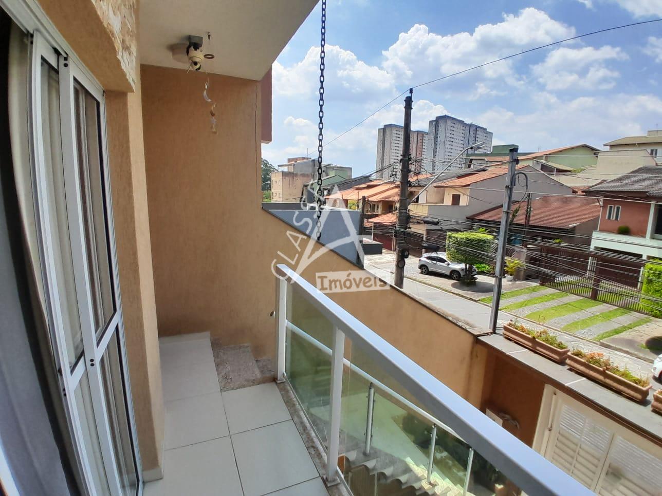 Venda de Lindo Sobrado no Jardim Pedroso, 200 M2 de construção.