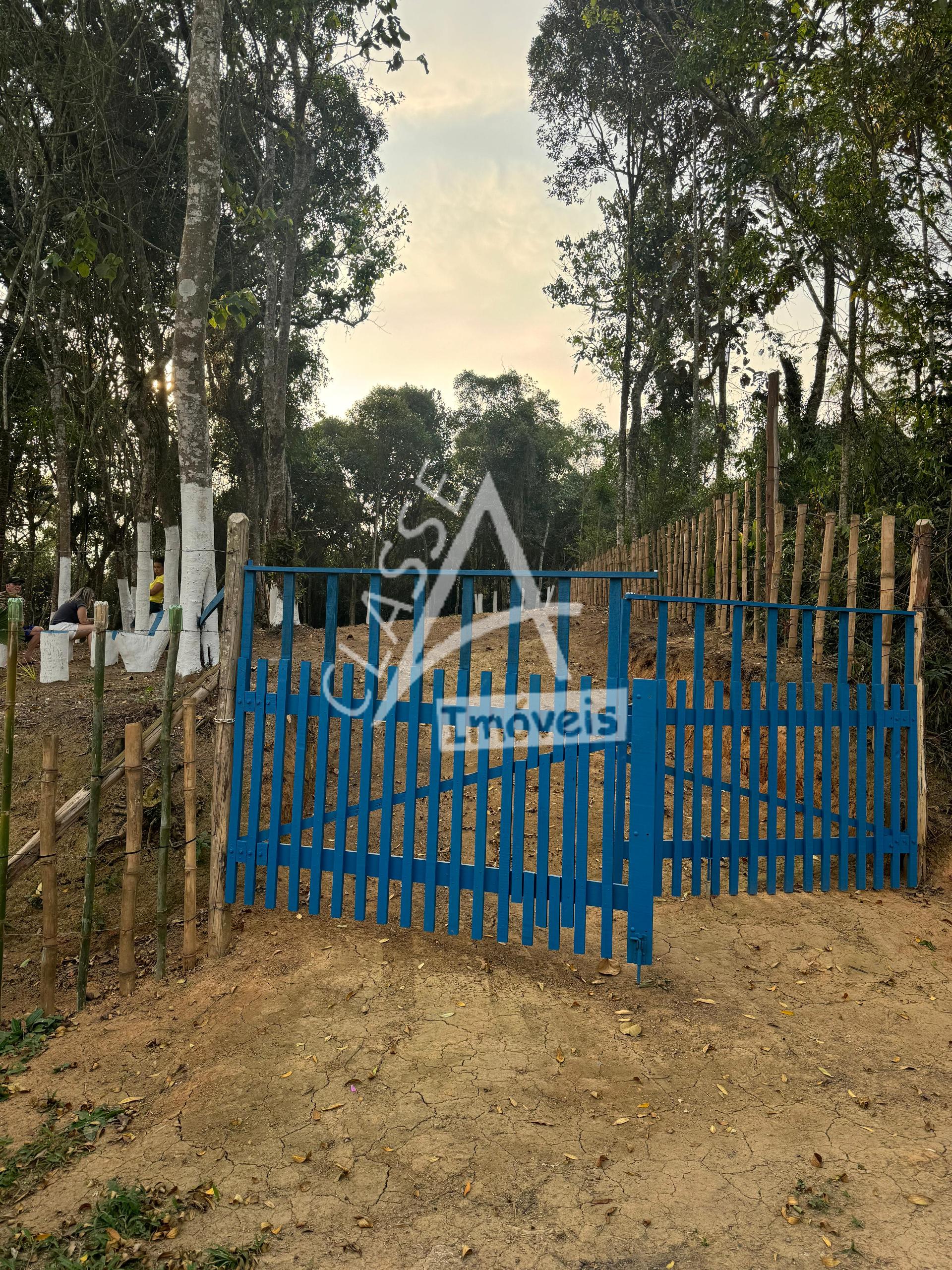 Vende-se Terreno Predominante Plano com 1.751,00 M  - Parque C...