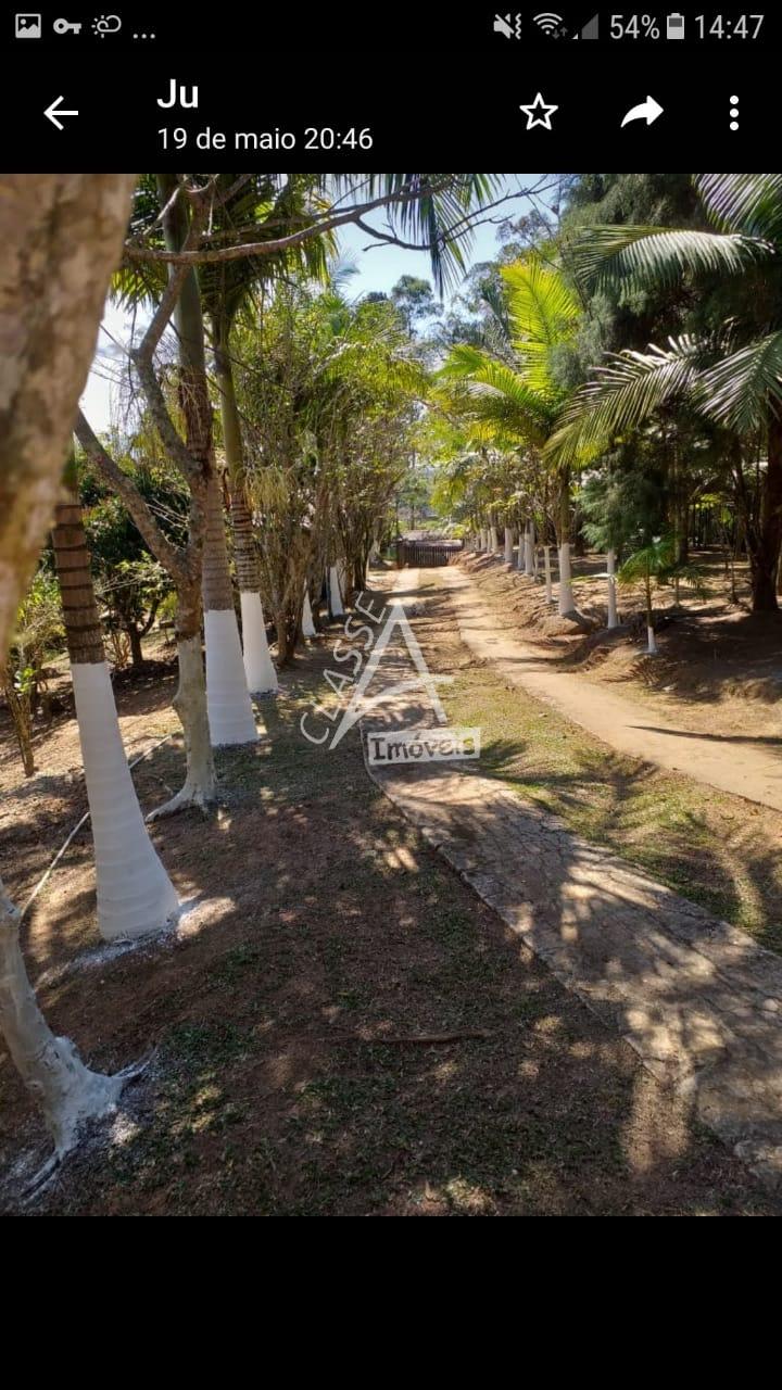 Área de 27.000 m2, com escritura, Localizado na Quarta Divisão...