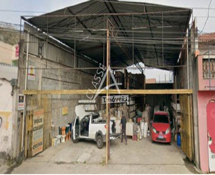 Galpão com 240 m  de área construída, muito bem localizado em ...