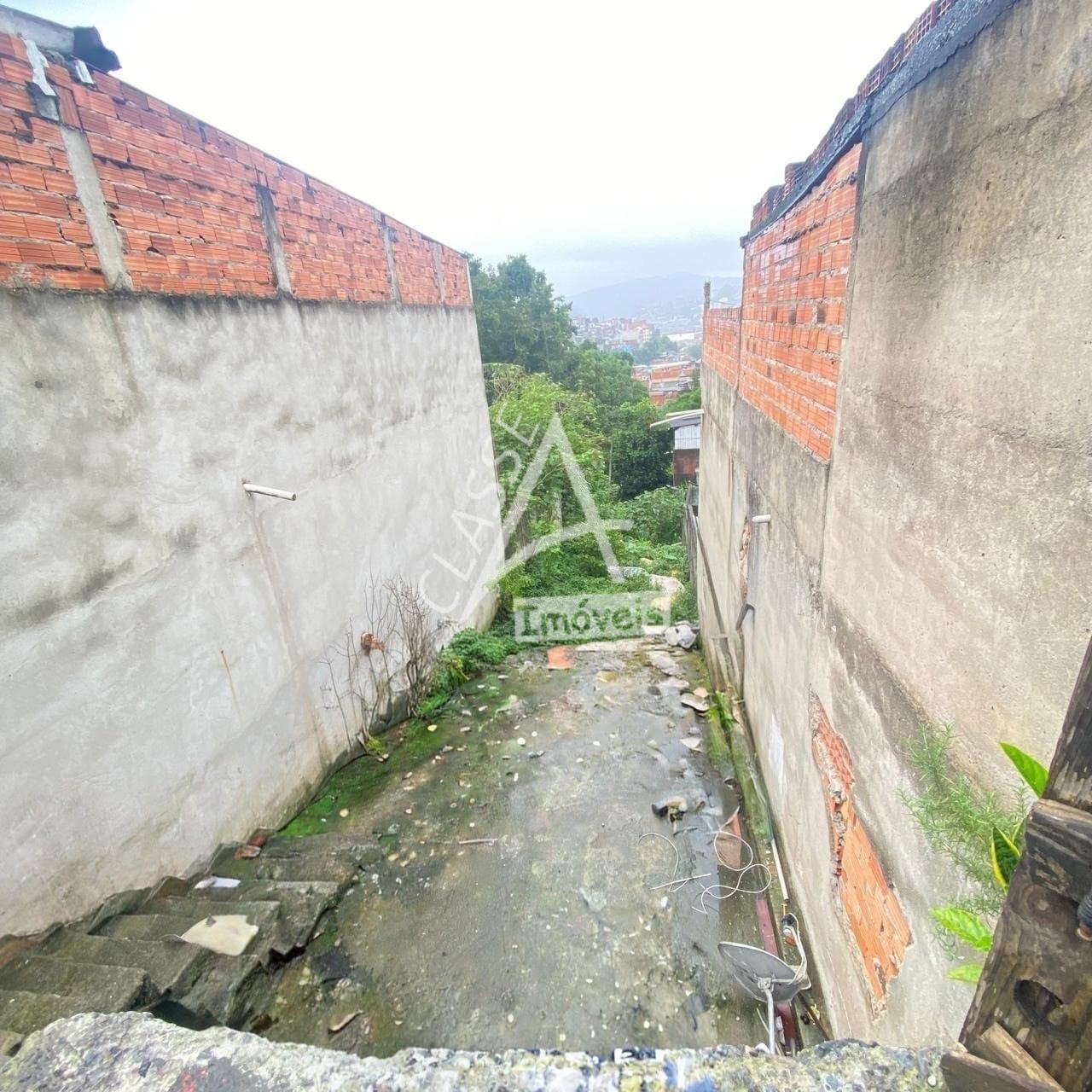 Terreno c  5 m x  65 m de comprimento  Área total  325 m 