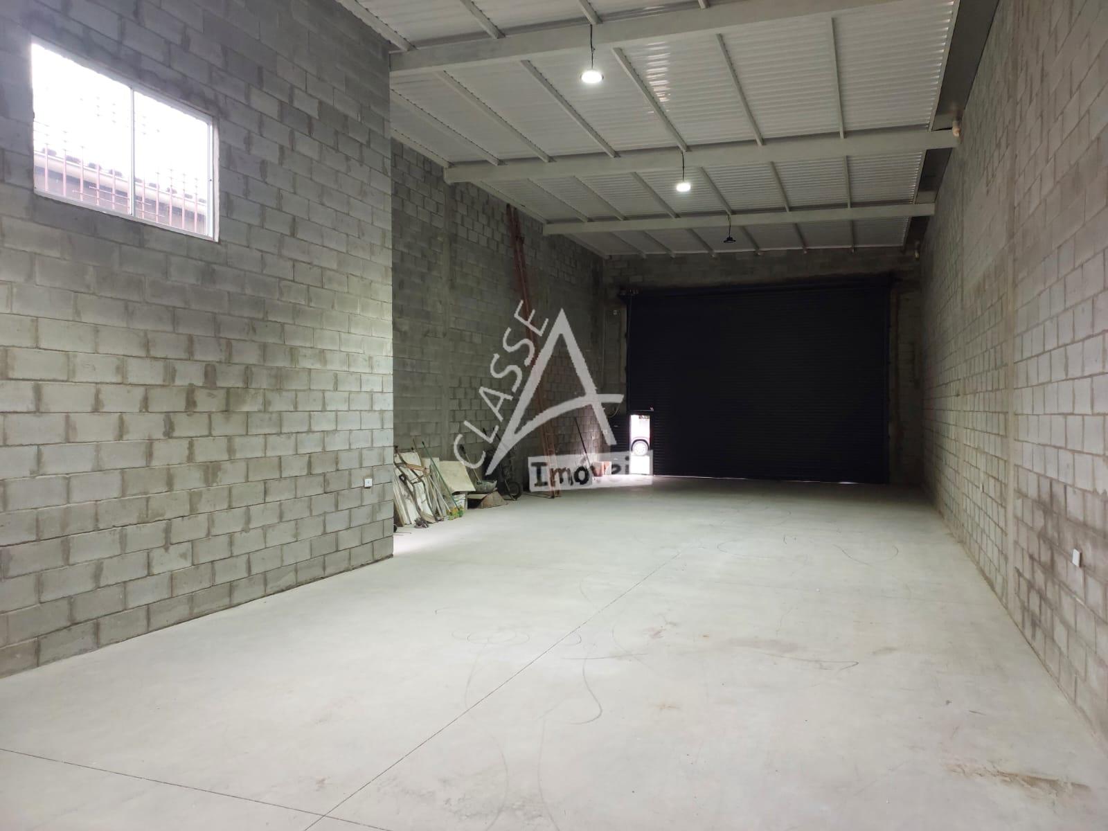 Galp?o para loca??o, 220 m2 Vila No?mia, maua SP possui uma ca...