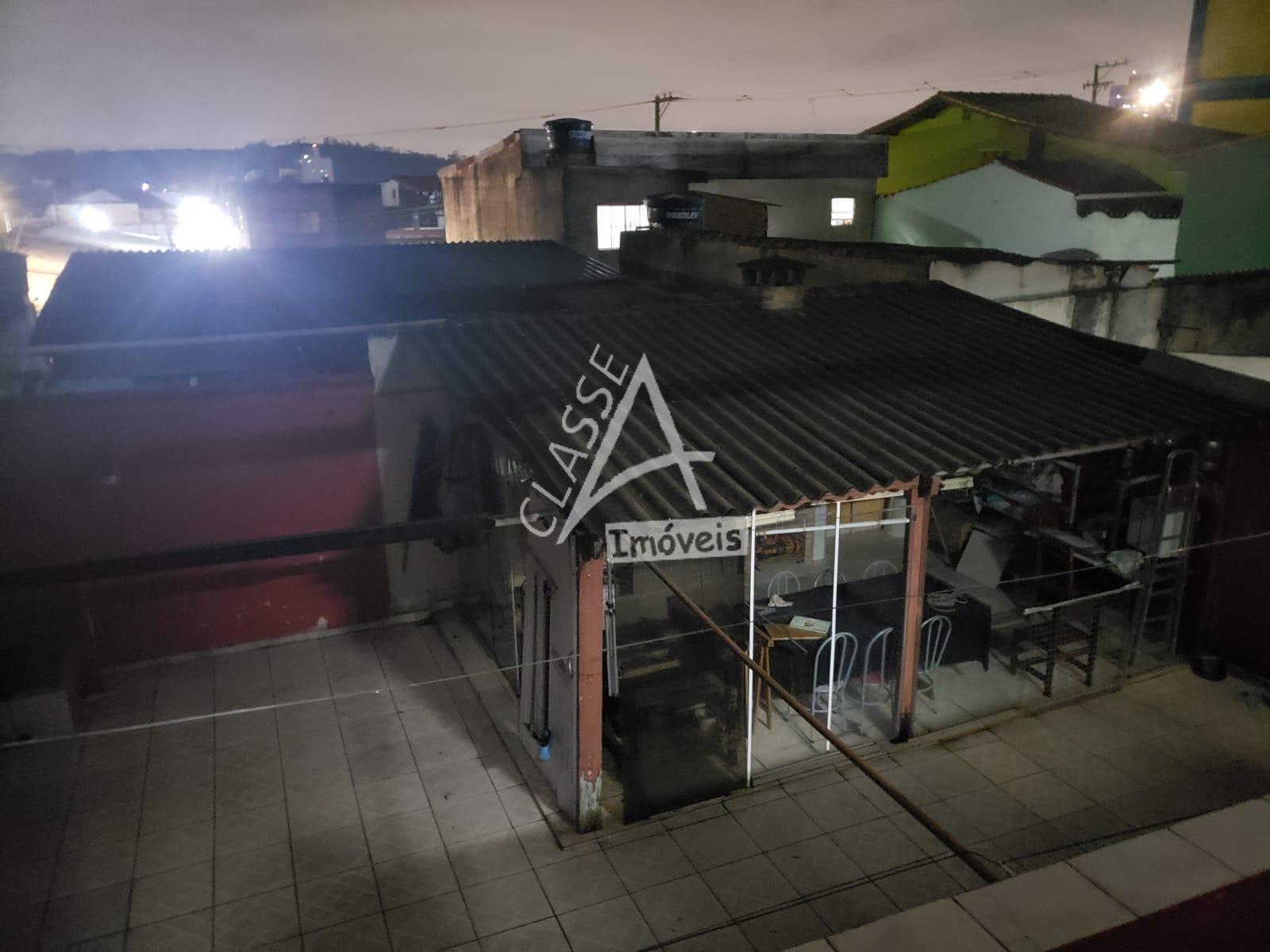 CASA TERREA  A VENDA - 3 DORM - 2 BANHEIROS - 2 VAGAS COBERTAS...