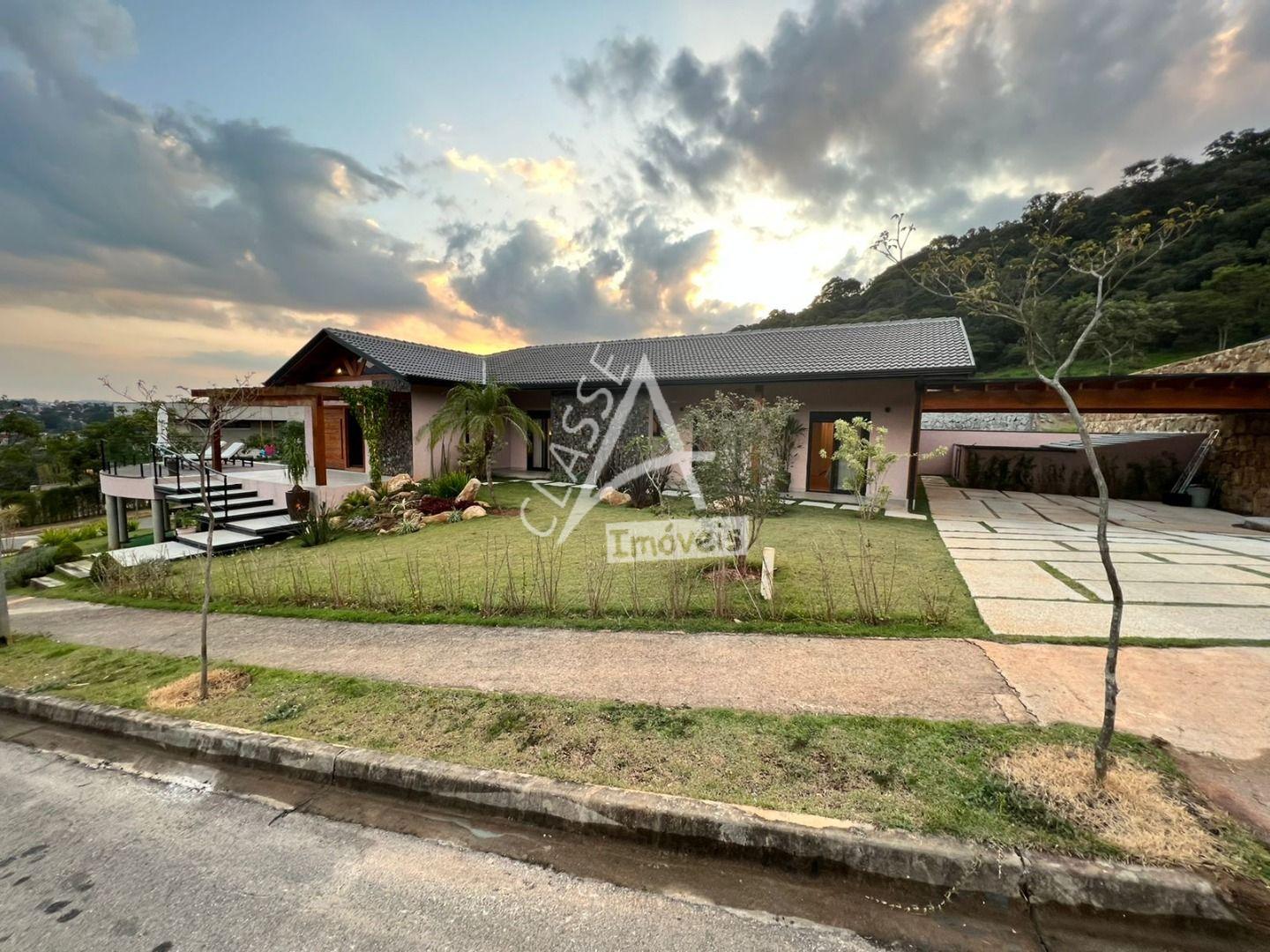 Linda casa em condom?nio