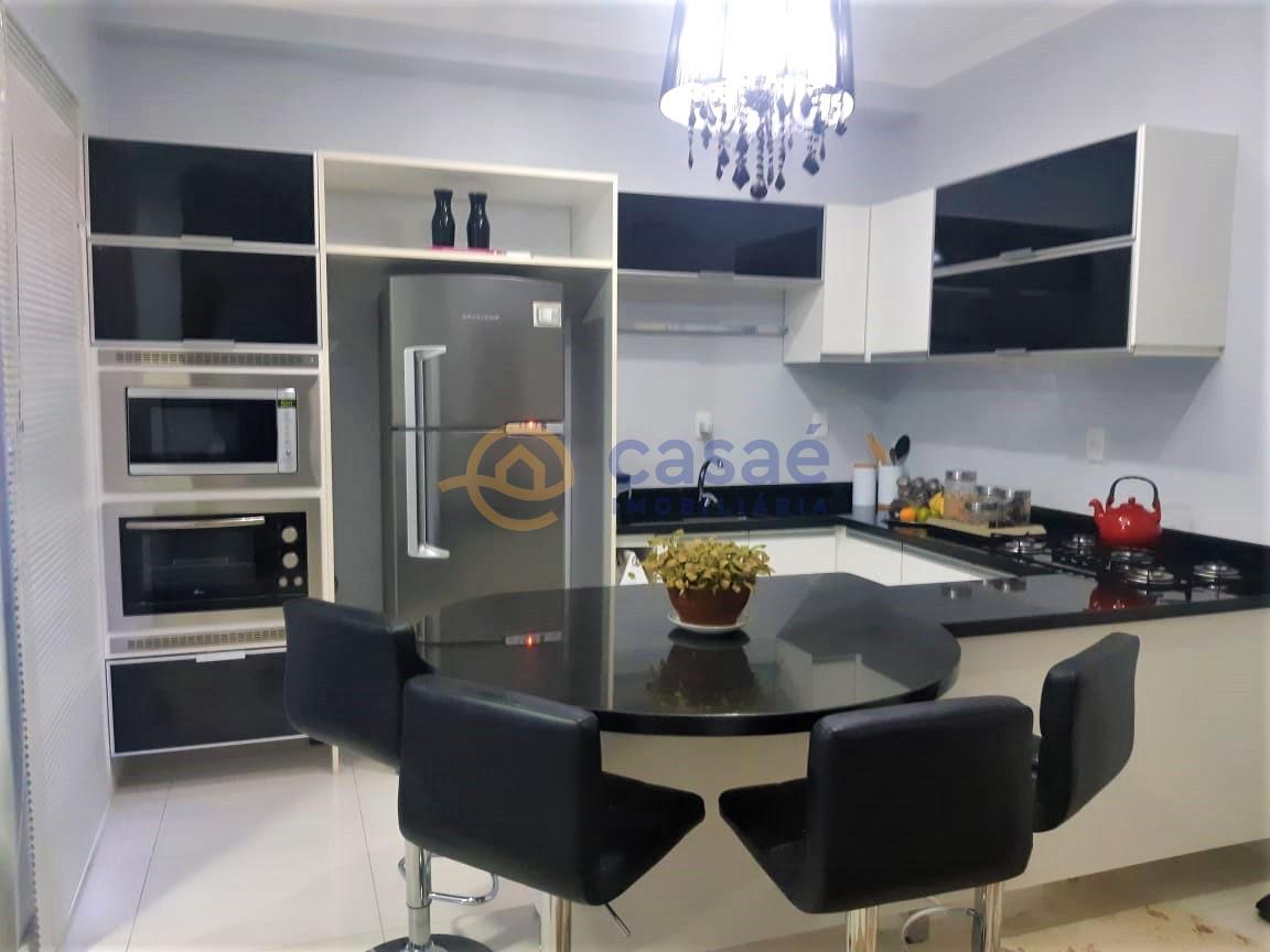Lindo apartamento pra venda, no centro de Xanxer praticamente todo mobiliado. A