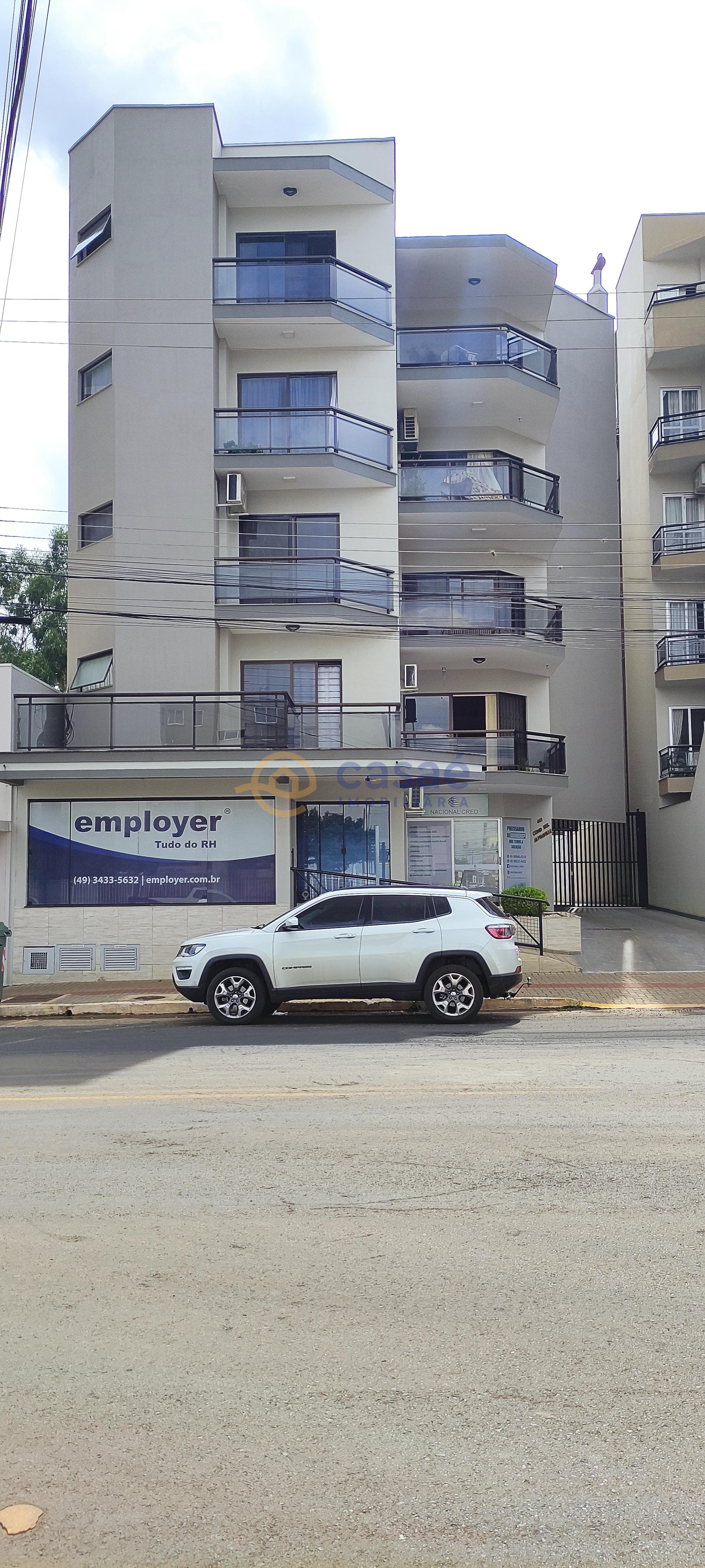 Imóvel 2 em 1, funcional. Sala comercial com acesso à apartame...