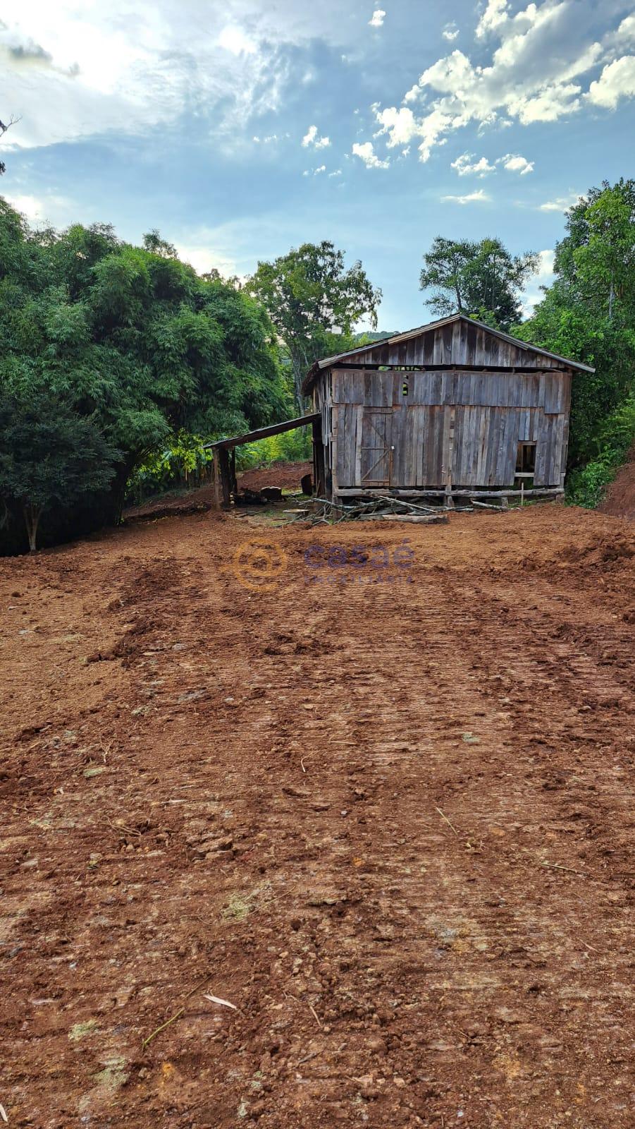 Área de terra com excelente localização, com mais de 4 hectares.