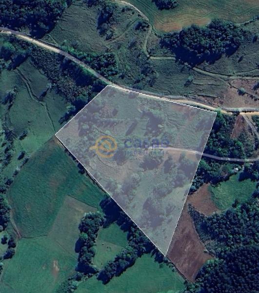 Área de terra com excelente localização, com mais de 4 hectares.