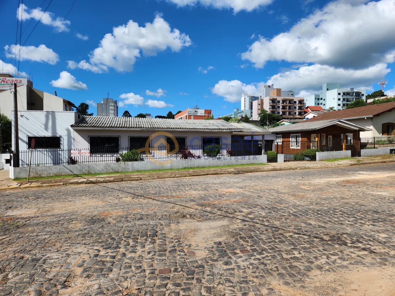Sala Comercial com duas casas a venda