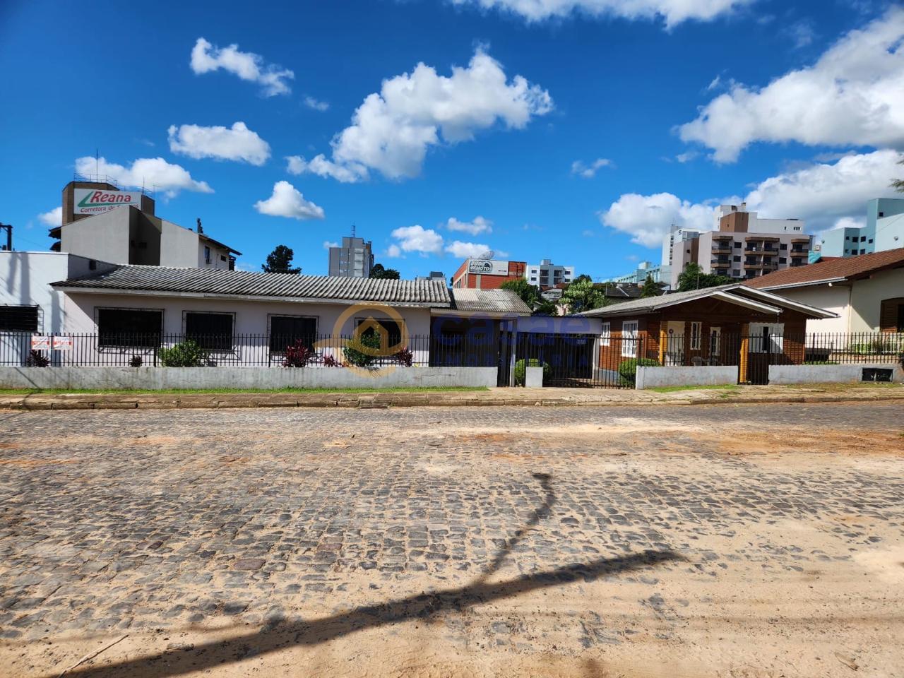 Sala Comercial com duas casas a venda