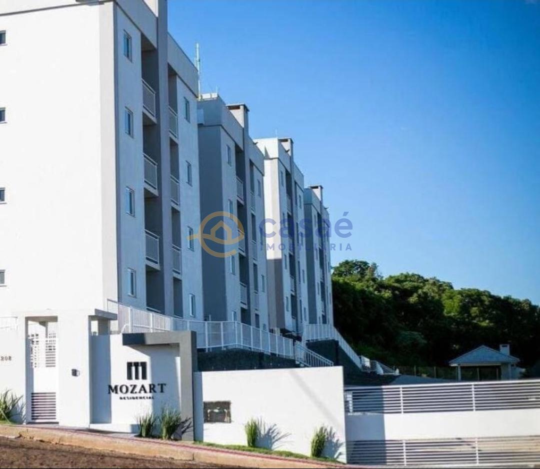 Apartamento semi mobiliado, de 2 quartos. Condomnio com piscina.