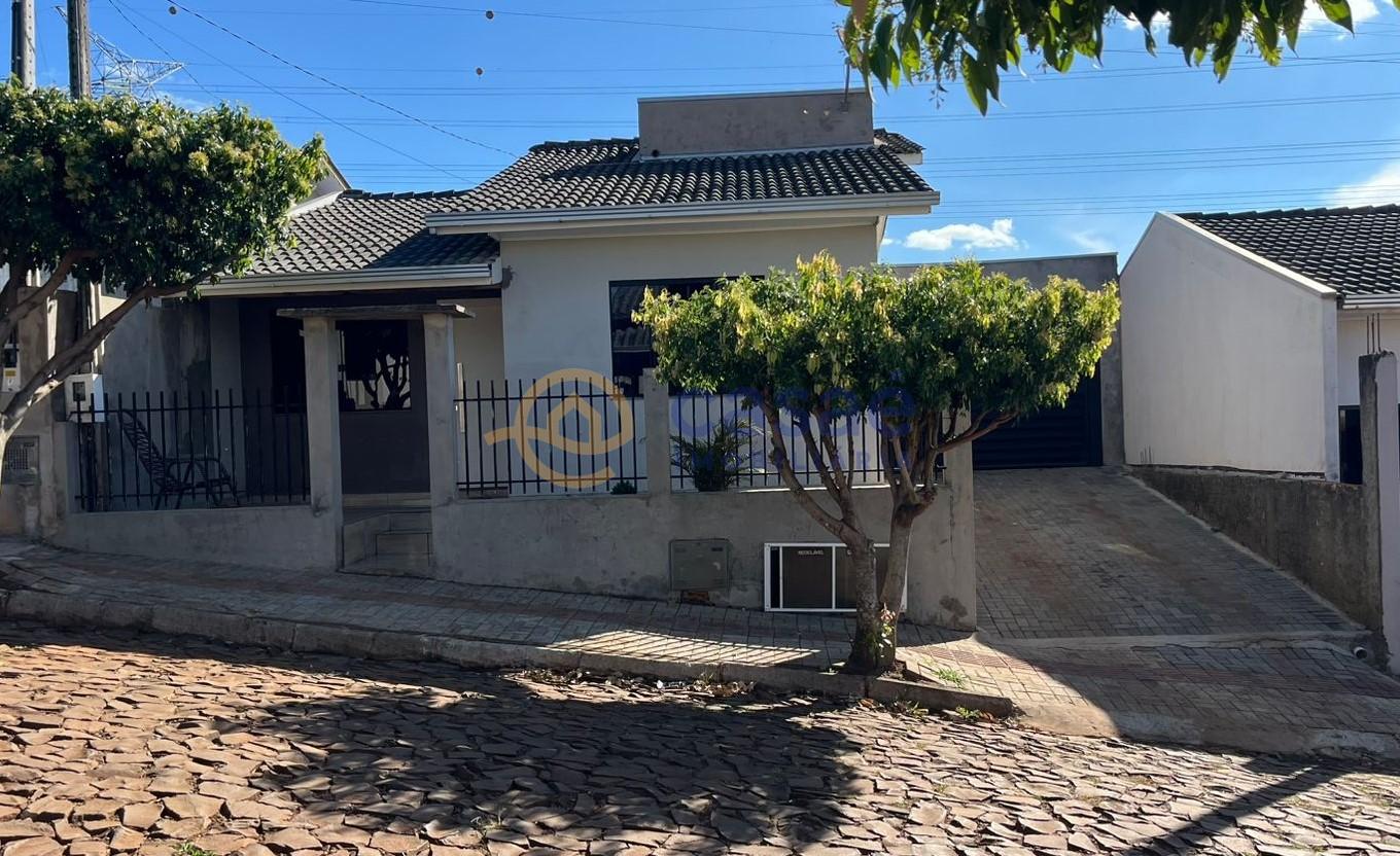 Casa de 3 quartos a venda, com salao de festas e com excelente...