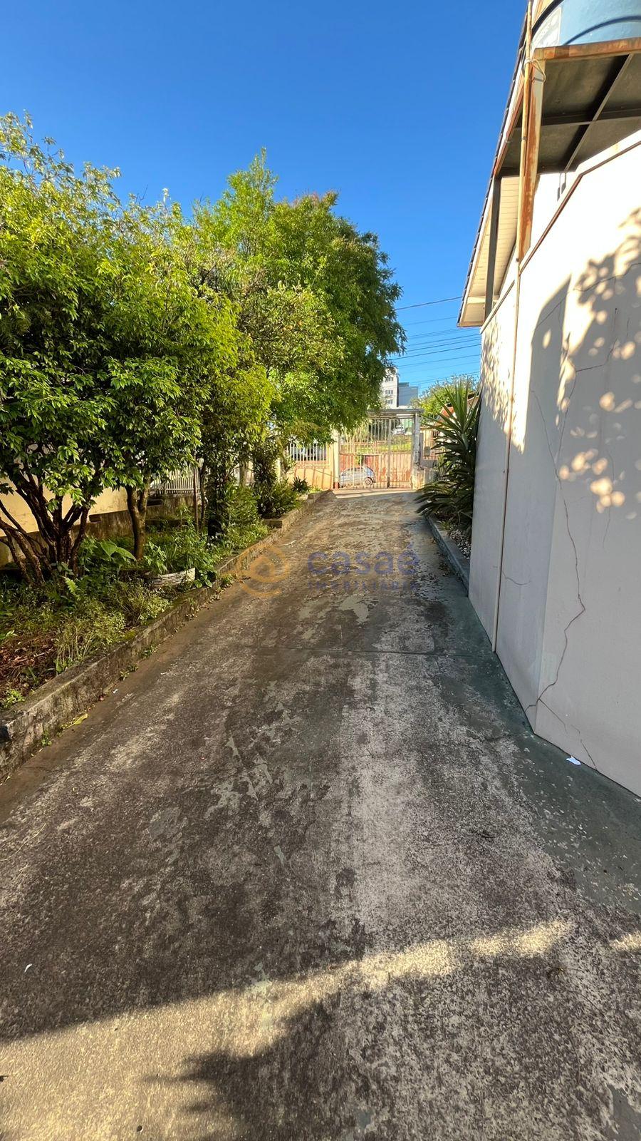 CASA  A VENDA NO BAIRRO JOO BATISTA TONIAL, COM 800m . 980.000,00 EM XANXER-SC