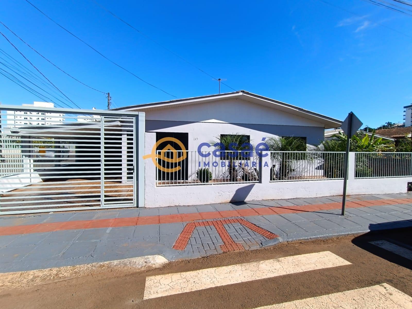 CASA A VENDA COM 3 DORMITÓRIOS NO BAIRRO DOS ESPORTES