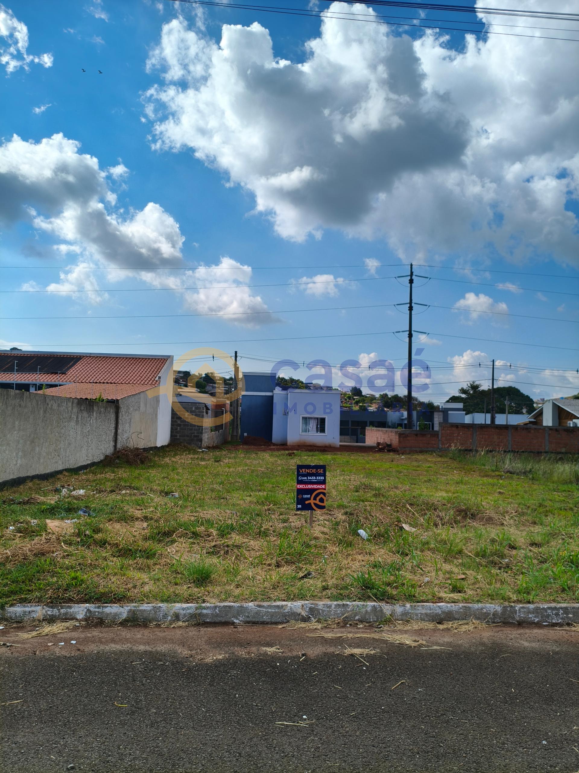 Terreno plano para venda, 360m2 com excelente localização. Praticamente pronto para construir.