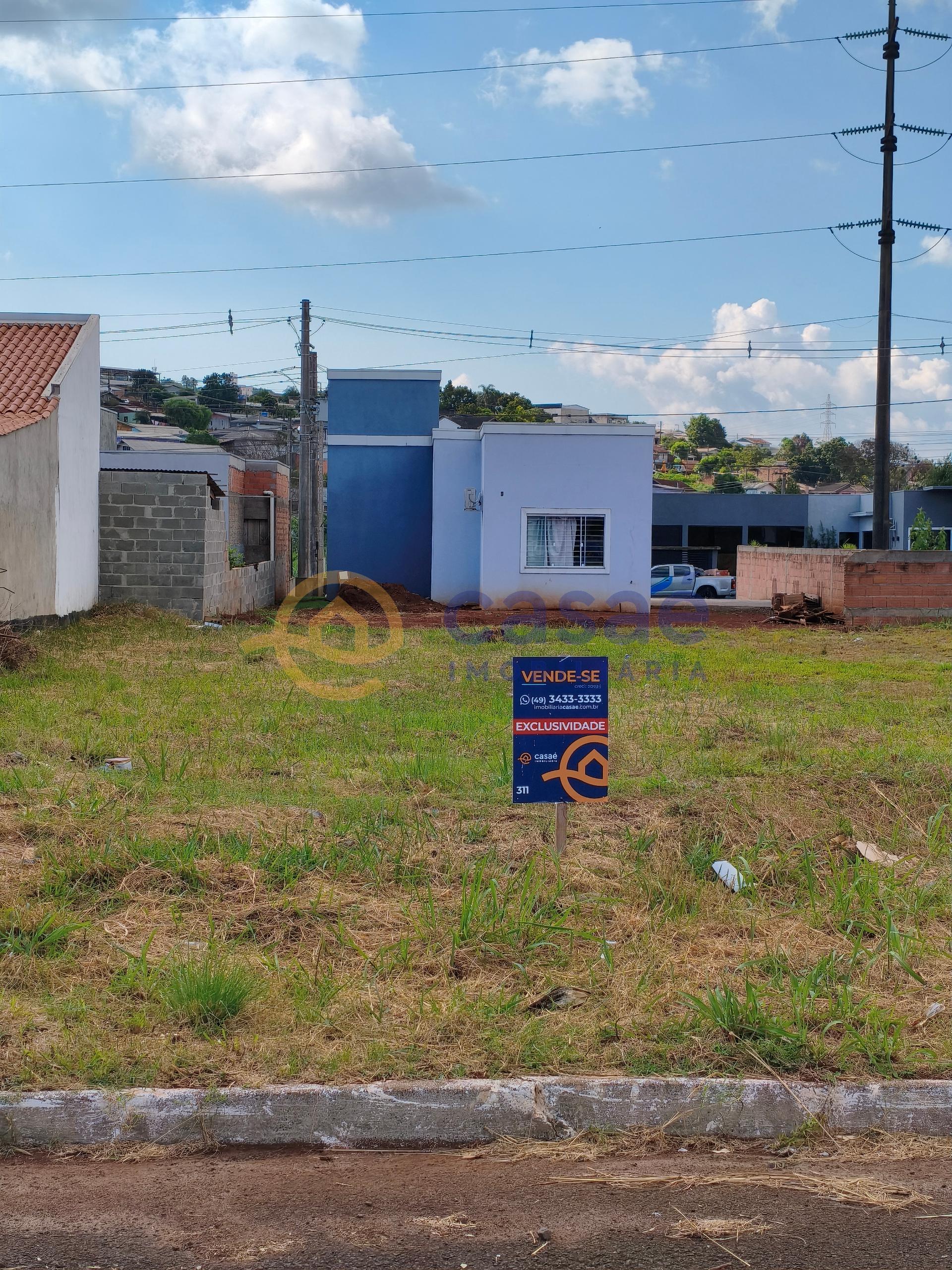 Terreno plano para venda, 360m2 com excelente localização. Praticamente pronto para construir.