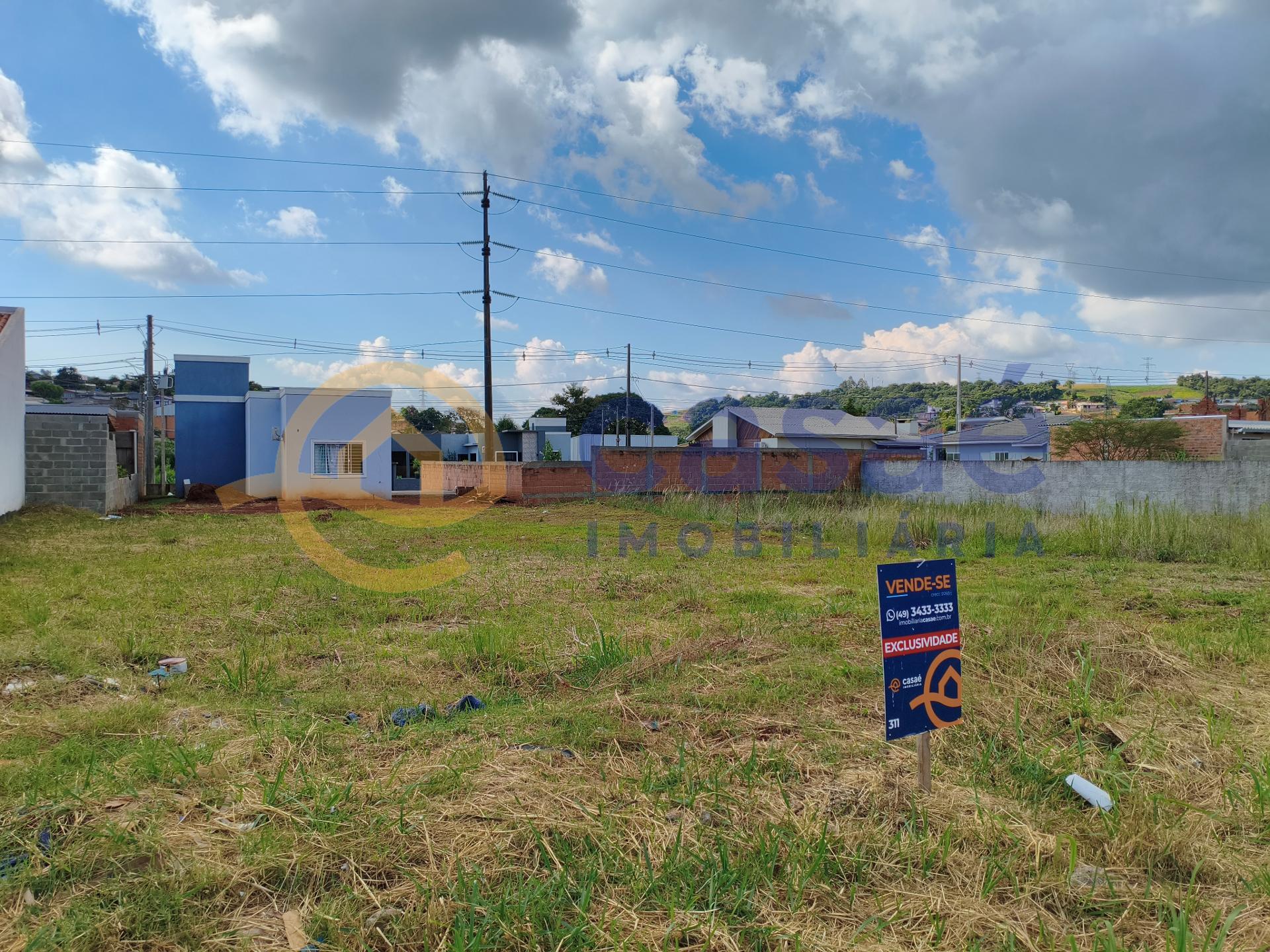 Terreno plano para venda, 360m2 com excelente localização. Praticamente pronto para construir.