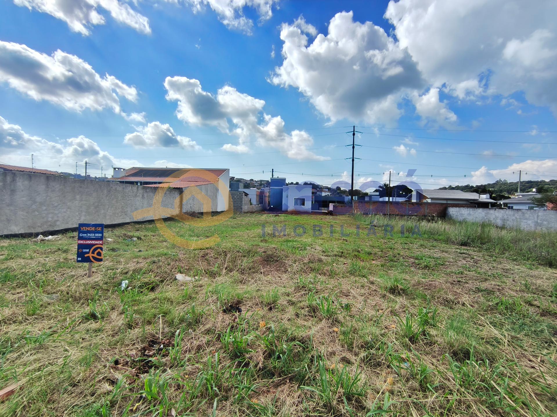 Terreno plano para venda, 360m2 com excelente localização. Praticamente pronto para construir.