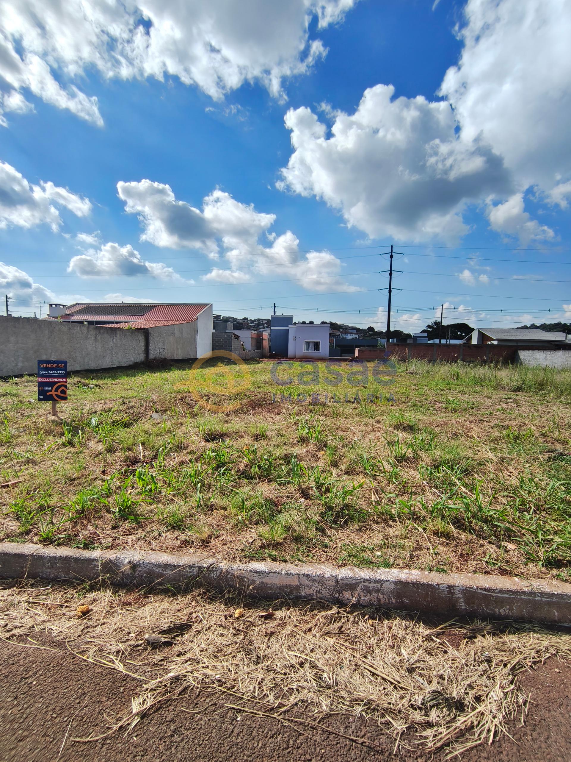 Terreno plano para venda, 360m2 com excelente localização. Praticamente pronto para construir.