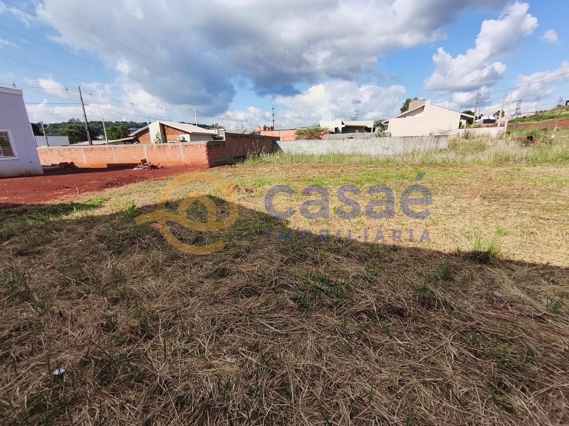 Terreno plano para venda, 360m2 com excelente localização. Praticamente pronto para construir.
