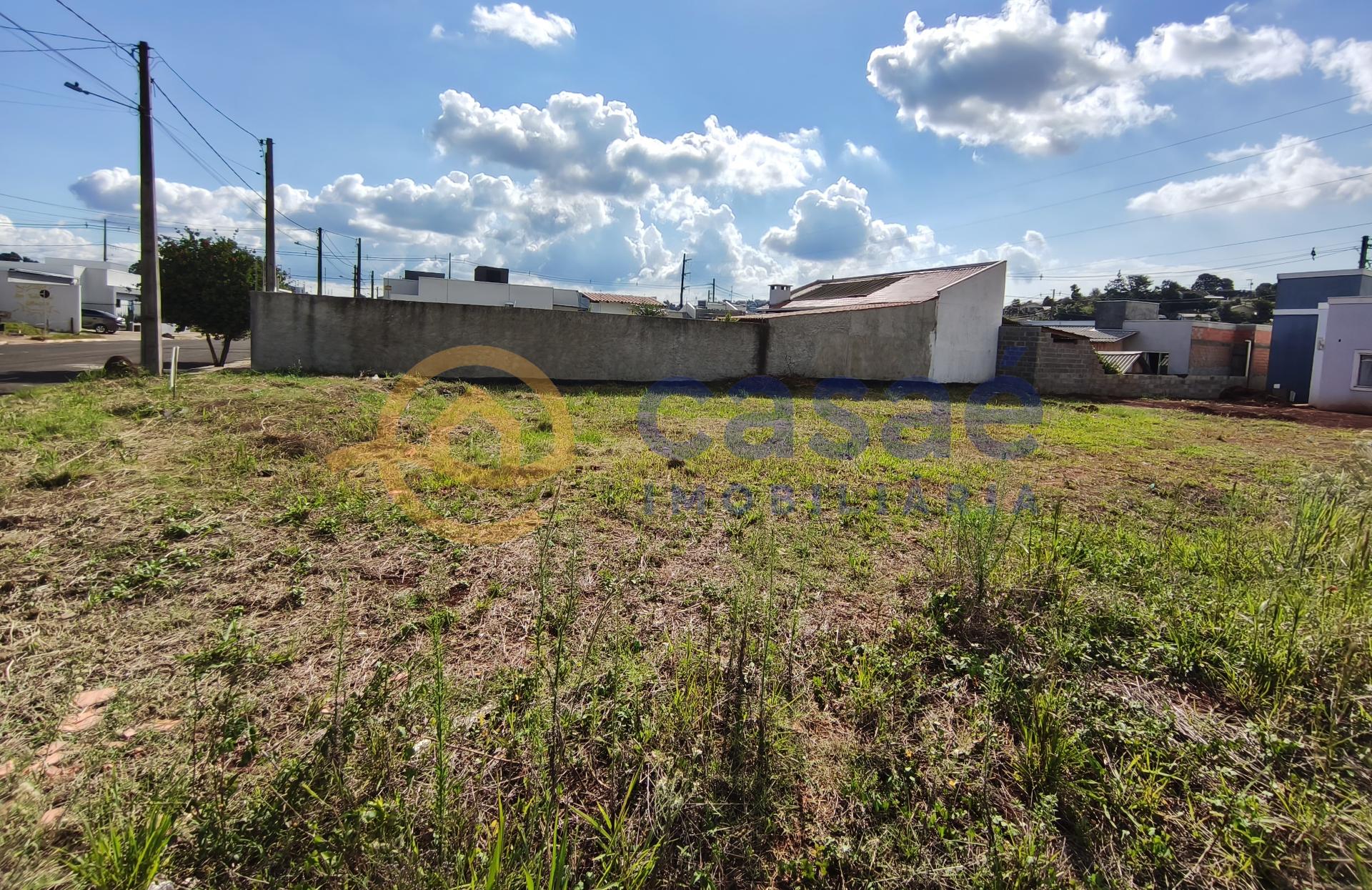 Terreno plano para venda, 360m2 com excelente localização. Praticamente pronto para construir.