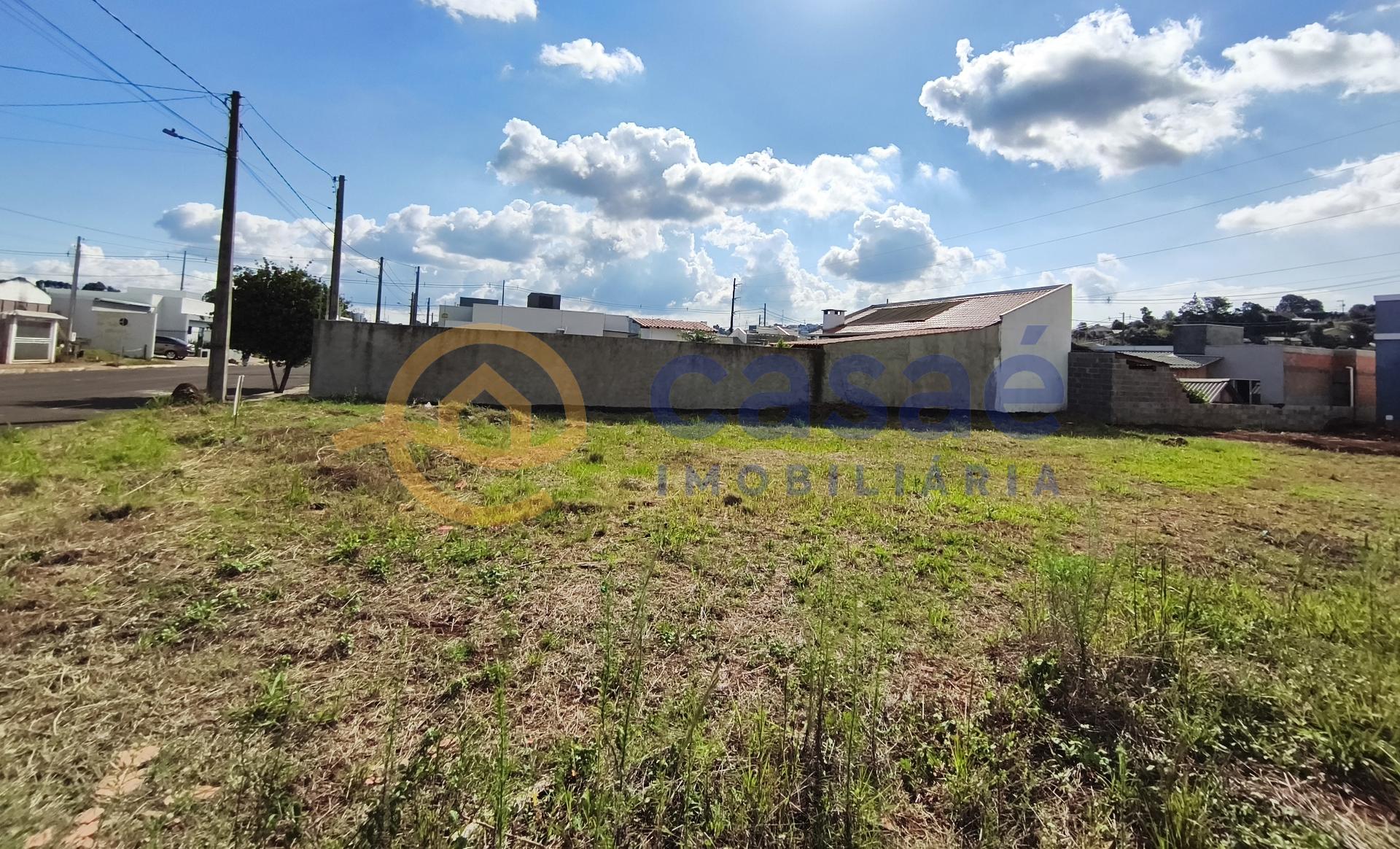 Terreno plano para venda, 360m2 com excelente localização. Praticamente pronto para construir.