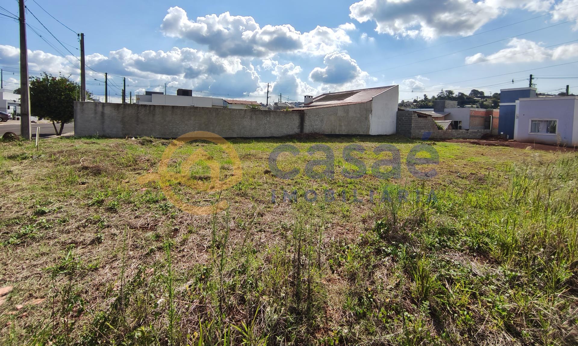 Terreno plano para venda, 360m2 com excelente localização. Praticamente pronto para construir.