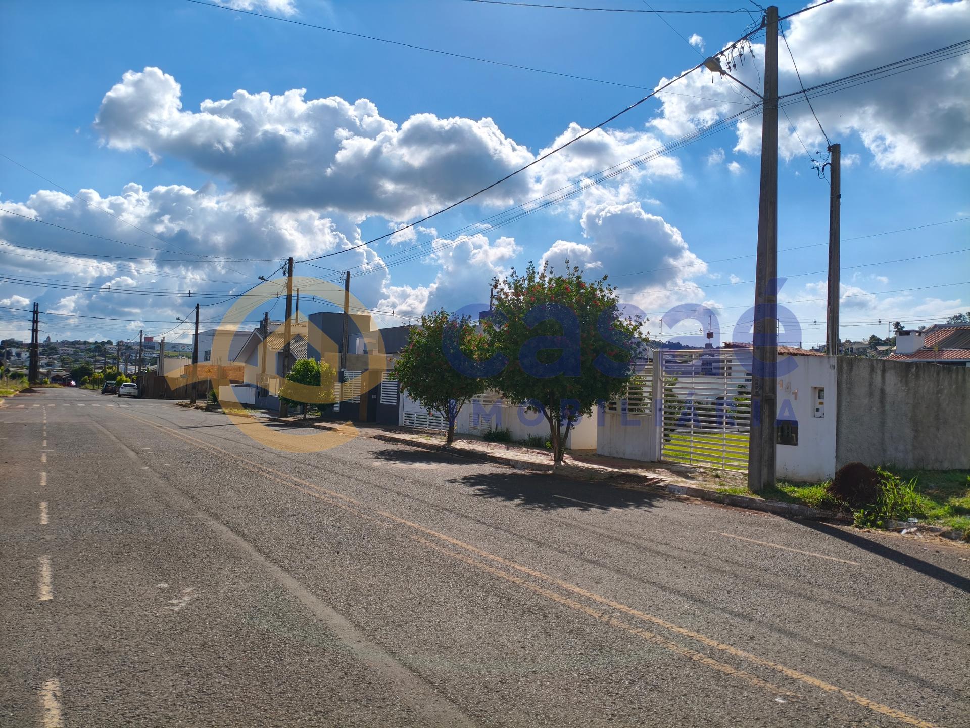 Terreno plano para venda, 360m2 com excelente localização. Praticamente pronto para construir.