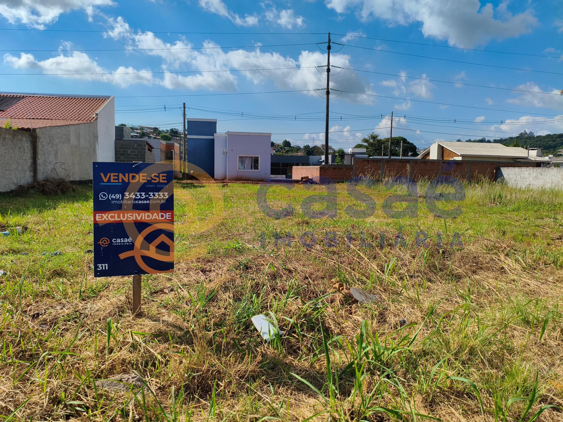 Terreno plano para venda, 360m2 com excelente localização. Praticamente pronto para construir.