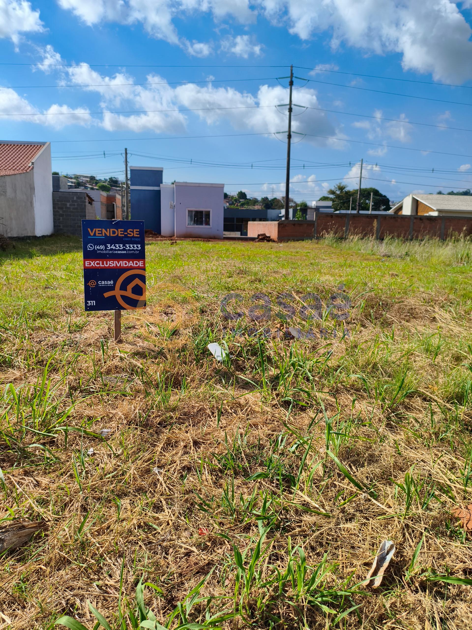 Terreno plano para venda, 360m2 com excelente localização. Praticamente pronto para construir.