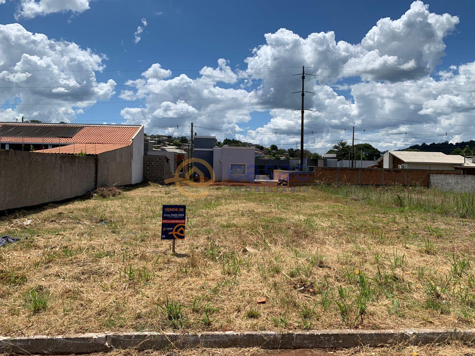 Terreno plano para venda, 360m2 com excelente localização. Praticamente pronto para construir.
