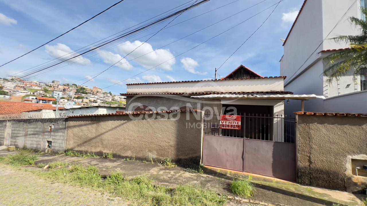 Casa a venda no bairro Grogotó em Barbacena - MG