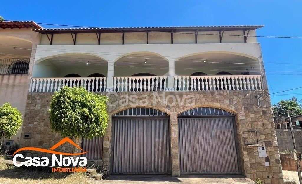 Casa 4 quartos à venda no bairro Santa Cecília em Barbacena