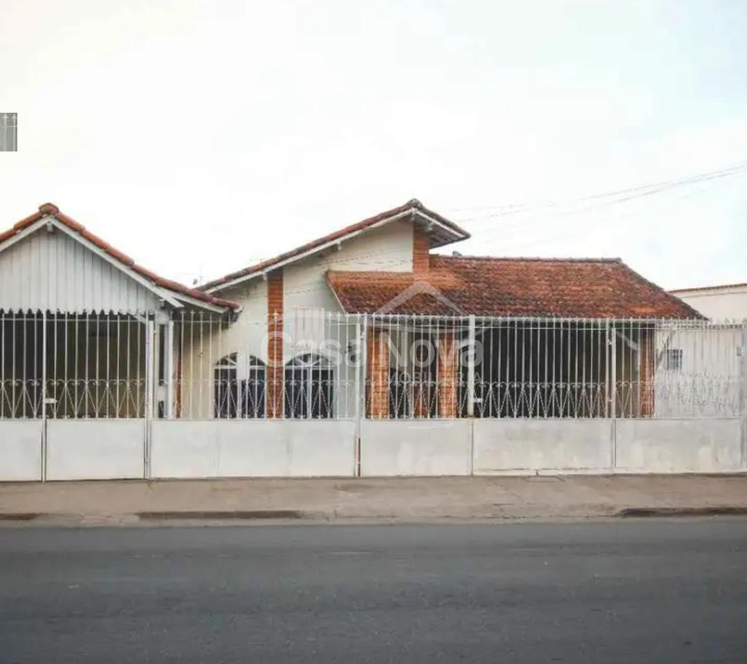 Casa no bairro Caminho Novo em Barbacena - MG