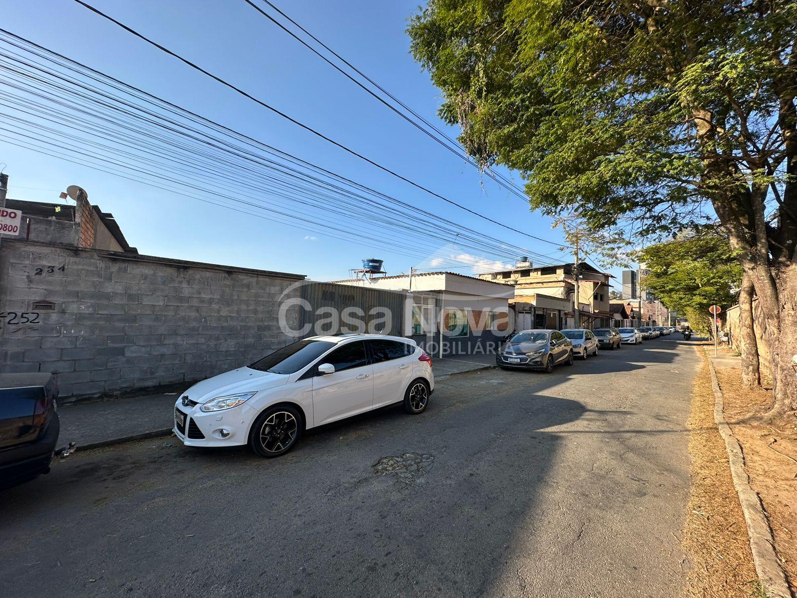 Lote com 390m  a venda no bairro São Sebastião em Barbacena - MG