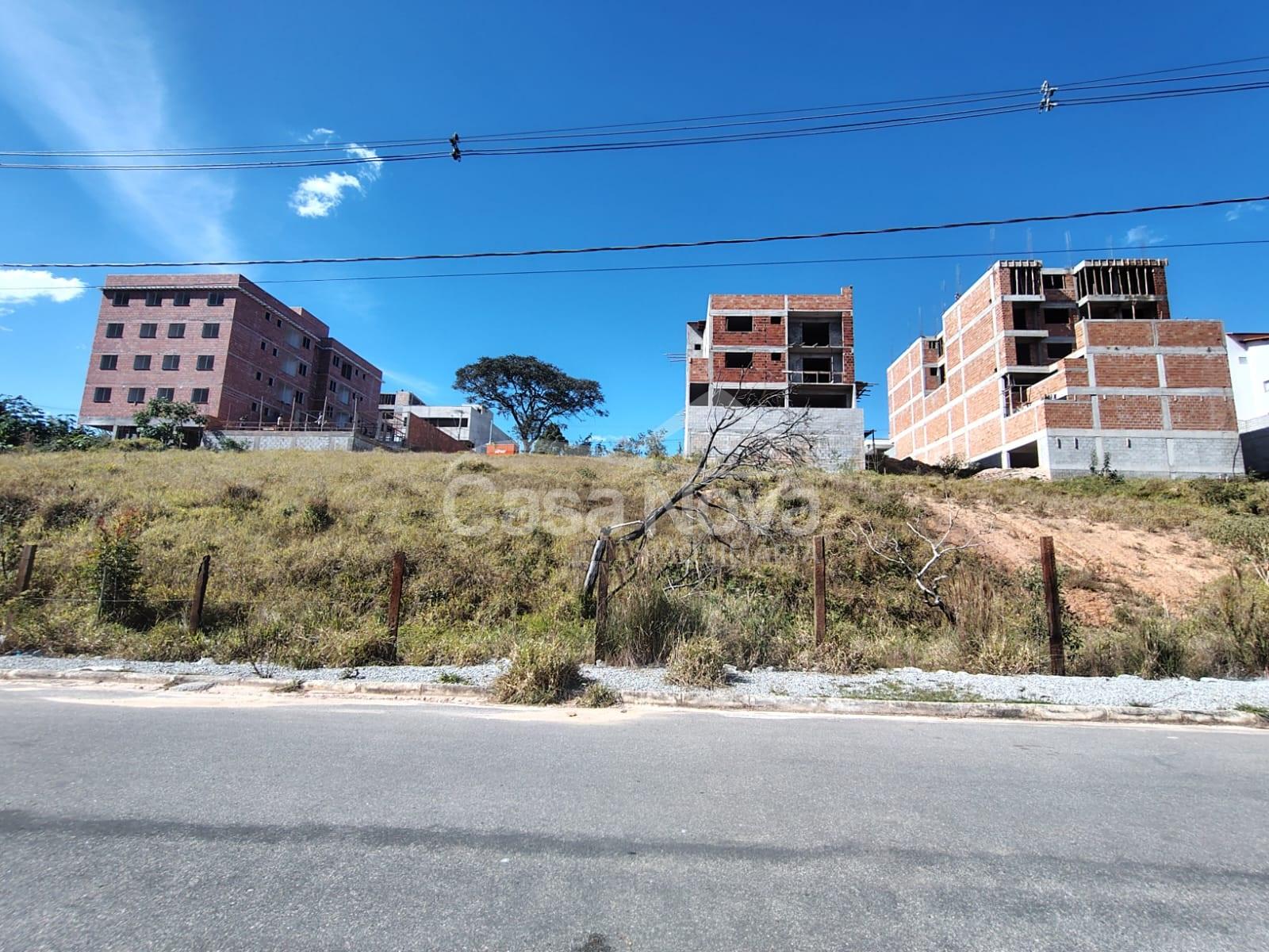 Lote a venda com 720m  no bairro Imperial em Barbacena - MG