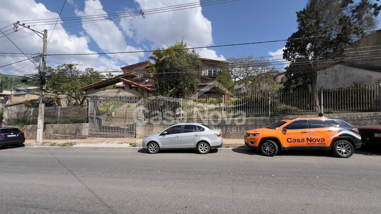 Casa a venda no bairro São José em Barbacena - MG