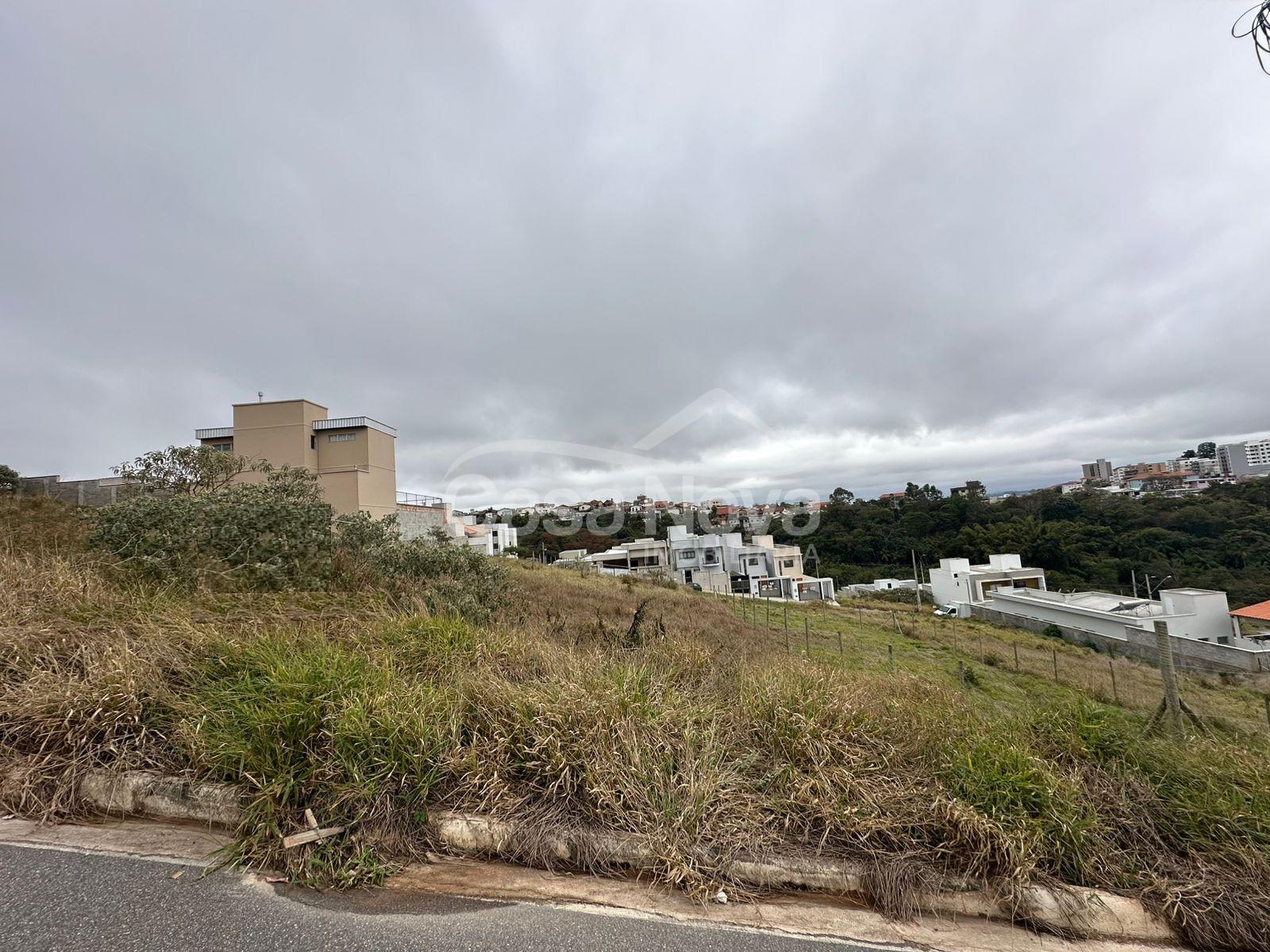 Lote a venda com 360m  no bairro Imperial em Barbacena - MG