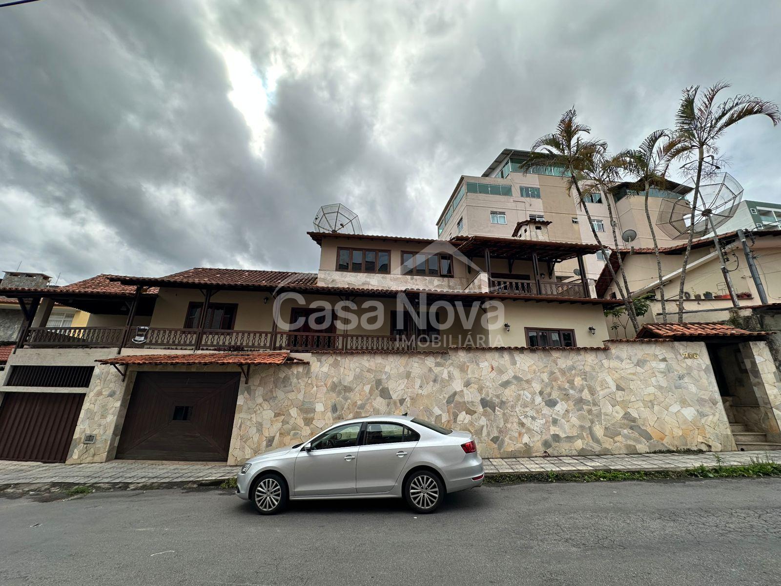 Casa a venda no bairro Centro em Barbacena - MG