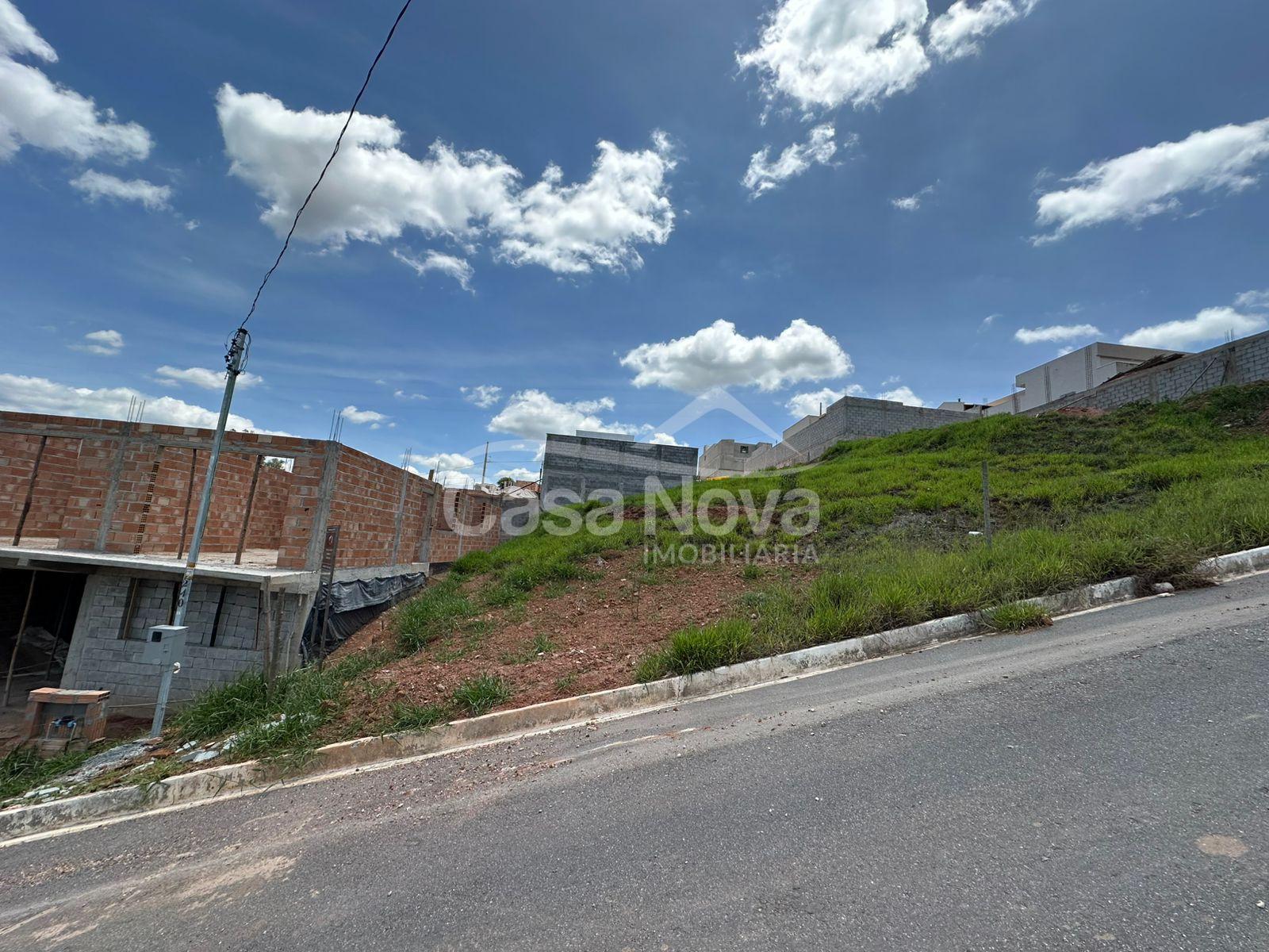 Lote com área de 250m  no bairro Real Parque em Barbacena - MG