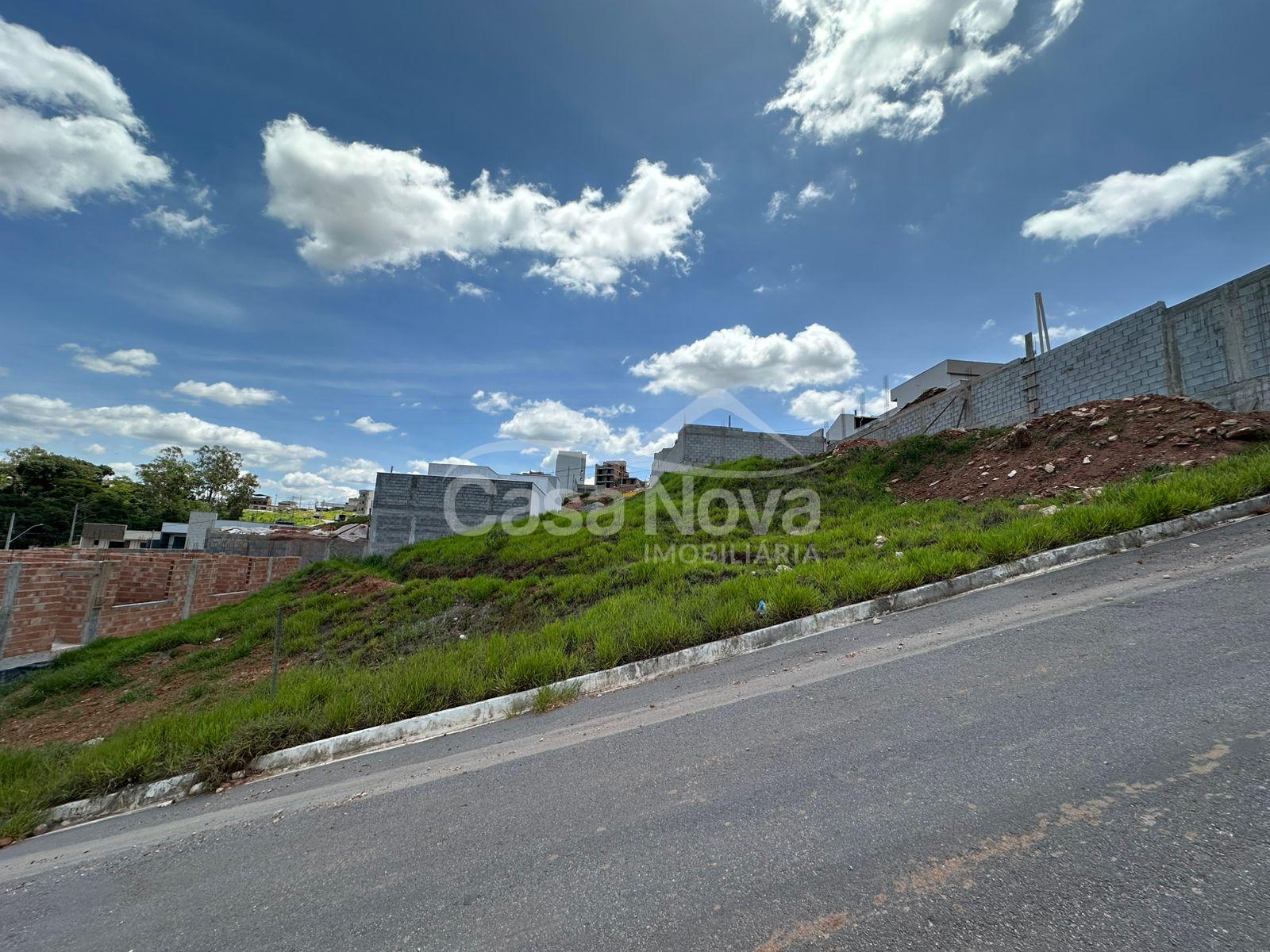 Lote com área de 250m  no bairro Real Parque em Barbacena - MG