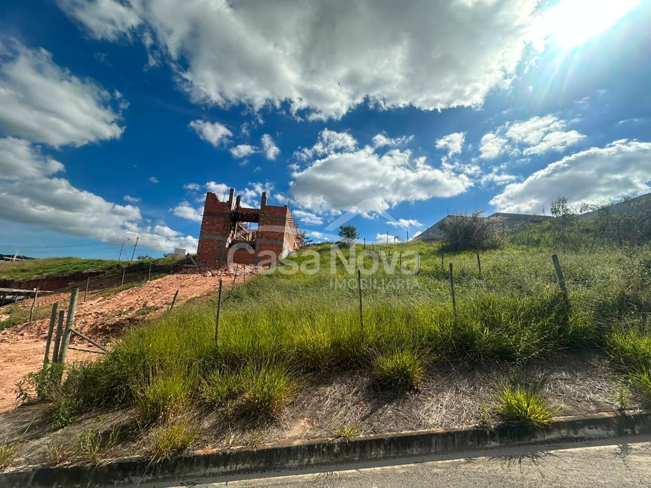Lote com área de 200m² no bairro Real Parque em Barbacena - MG