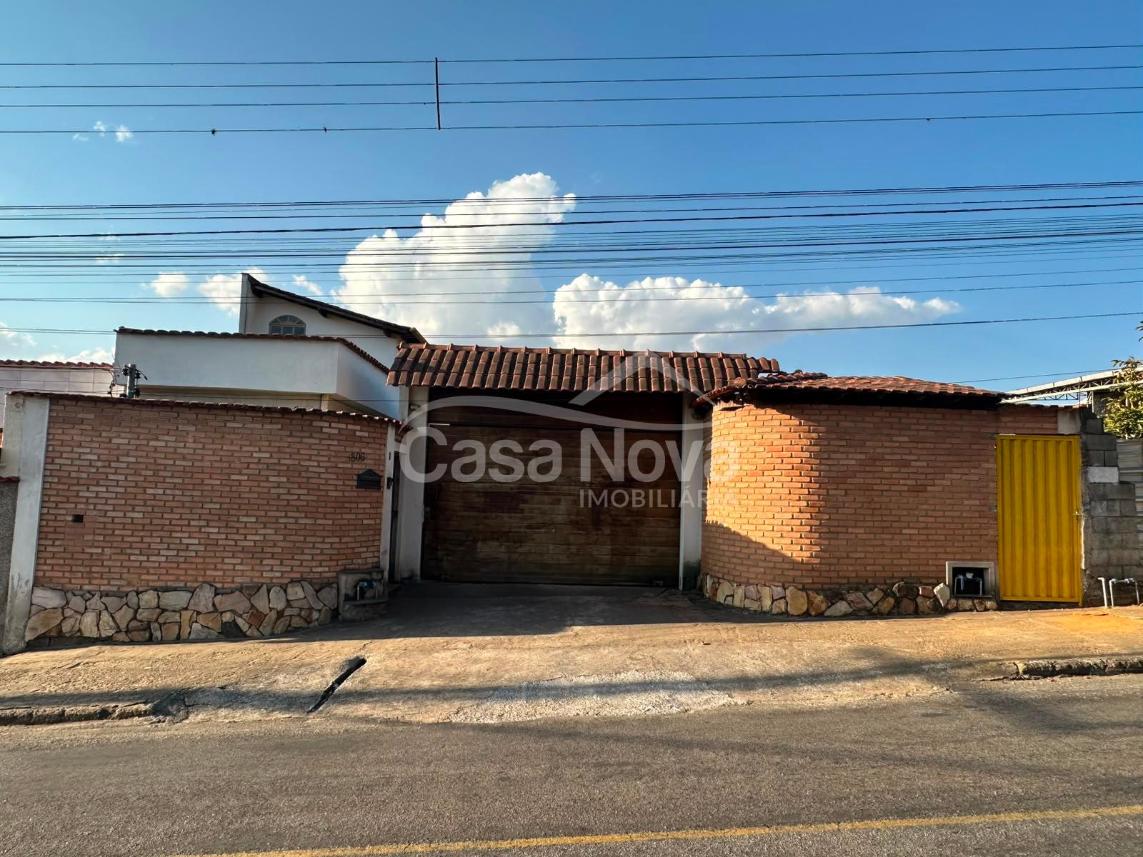 Casa a venda no bairro Grogotó em Barbacena - MG