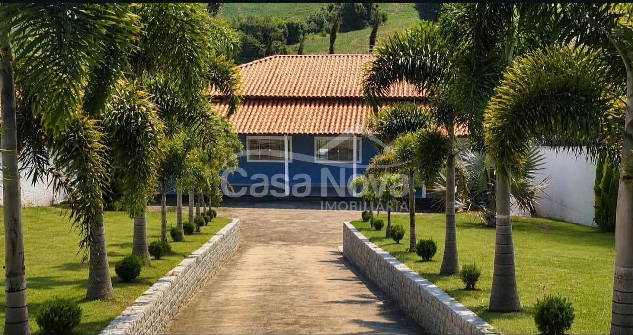 Casa a venda em Camargos