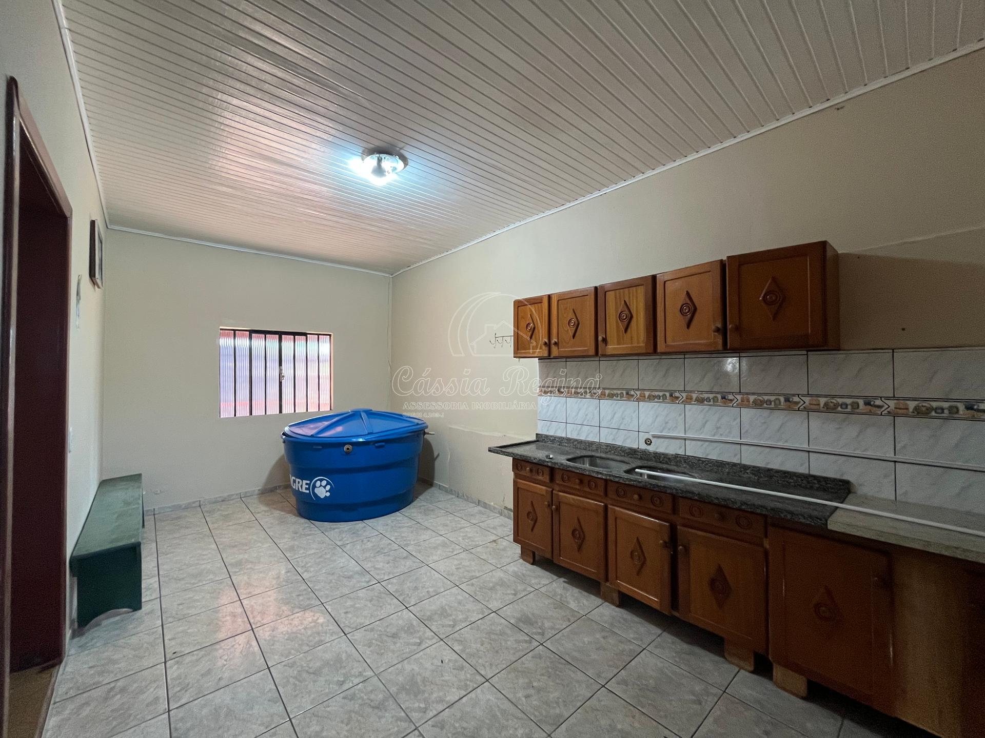 Casa à venda com 03 dormitórios, no Jardim Iguaçu, Região Sul