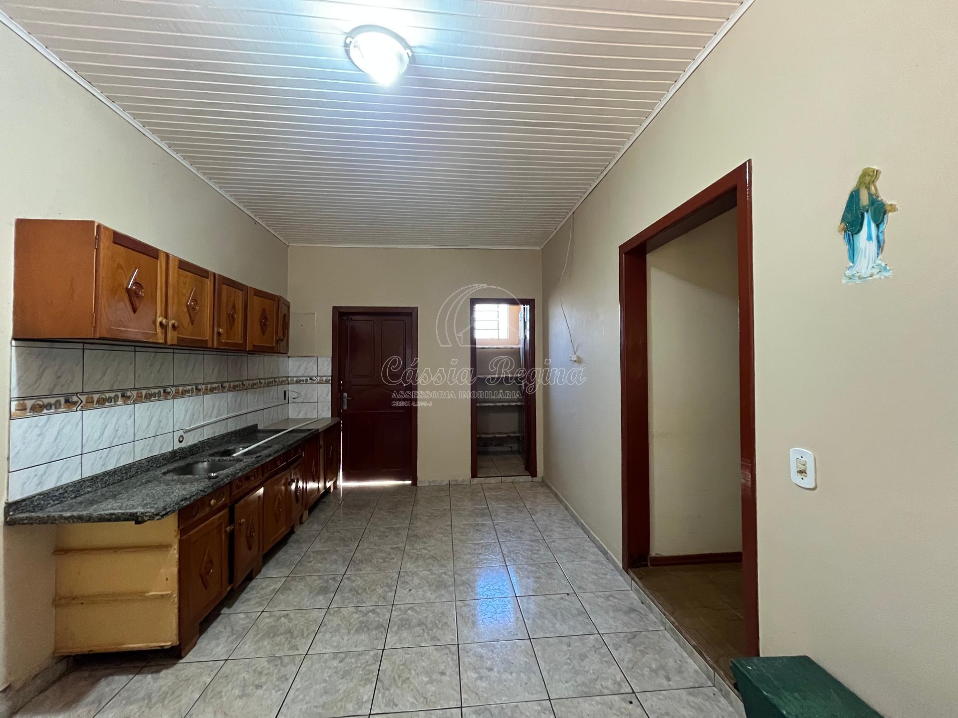 Casa à venda com 03 dormitórios, no Jardim Iguaçu, Região Sul