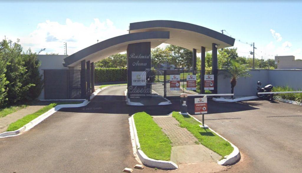 Terreno com área de 300m2 no Condomínio Residencial Araras